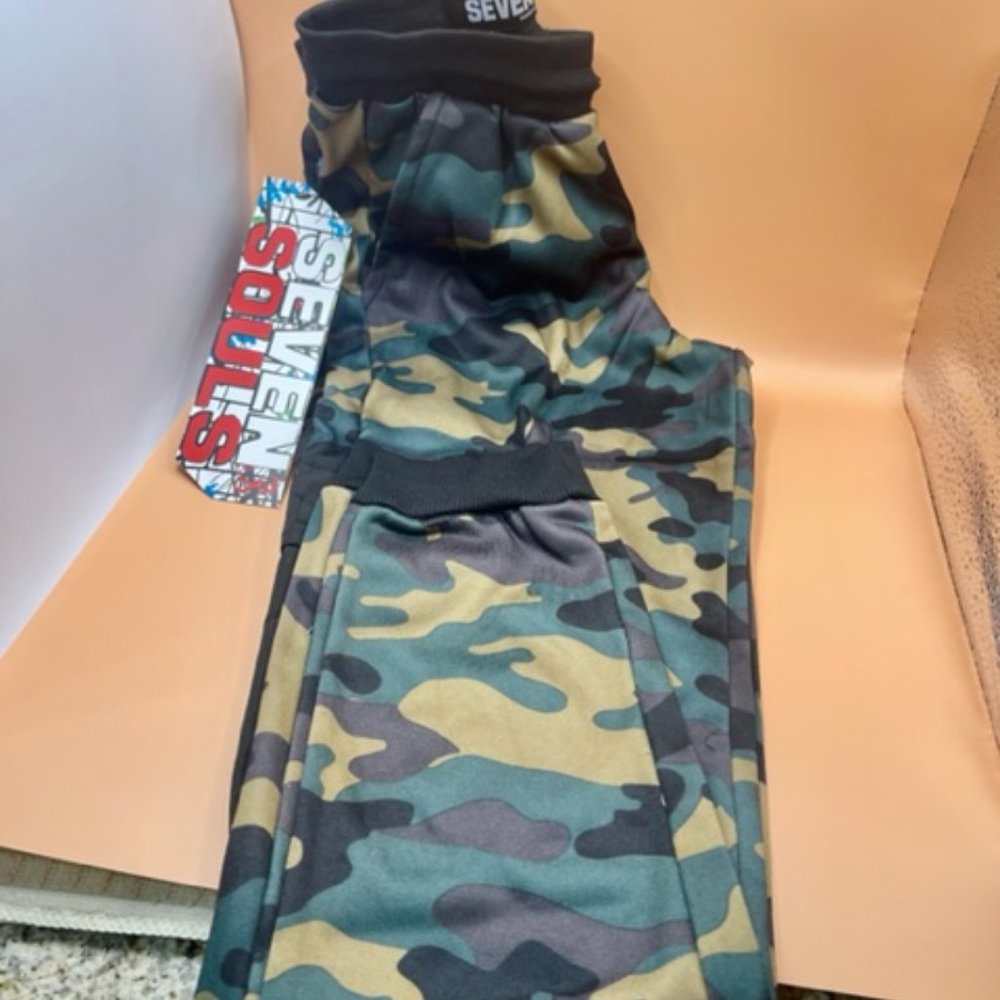 New Seven Souls Boys  SIZE 8  Fleece Camo Pants - Picture 3 of 5